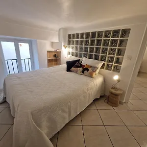 Le Cosy - Renovated In Place Massena Apartment